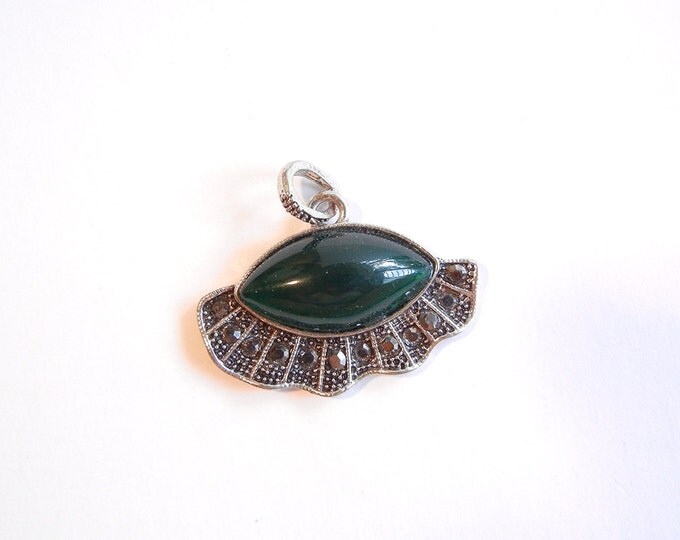 Abstract Green Acrylic Marquis Shaped Eye Pendant with Hematite Rhinestones Antique Silver-tone