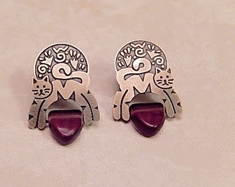 Keep It Moving! Hammered Compass Stud Earrings