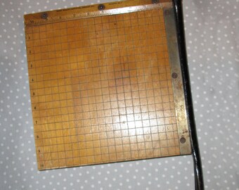 Small Vintage Ingento Number 3 Ideal School Supply Paper Cutter