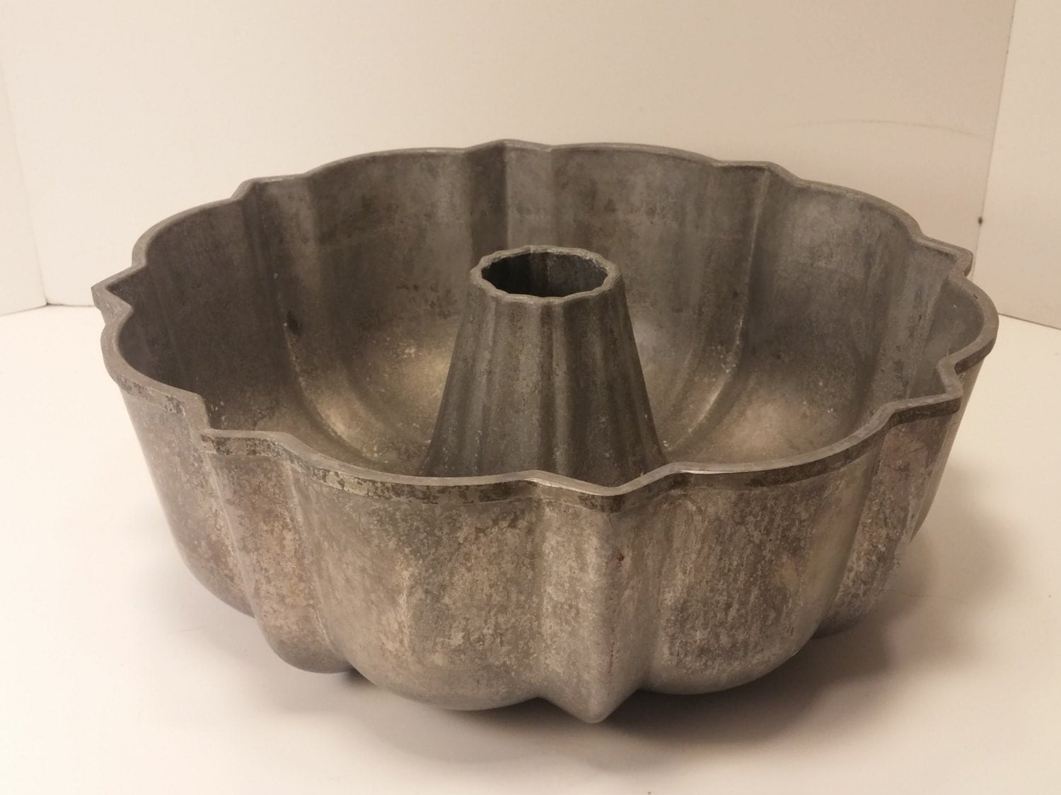 Vintage Aluminum Bundt Cake Pan by Northland Aluminum