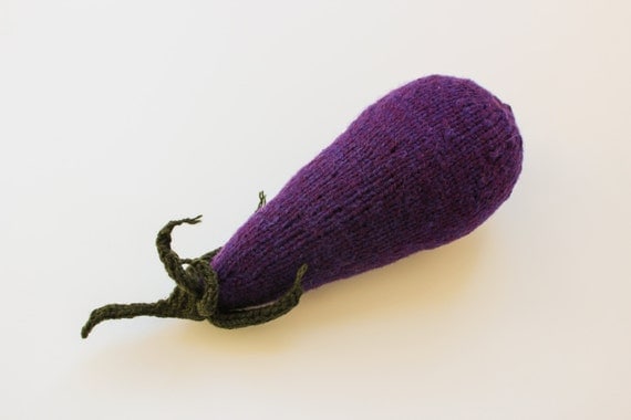 Eggplant pretend play food - Purple aubergine - gift for gardener - Waldorf educational soft toy - knitted food - Montessori gardening toy