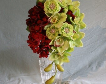 Wine and Green Biedermeier Teardrop Bouquet