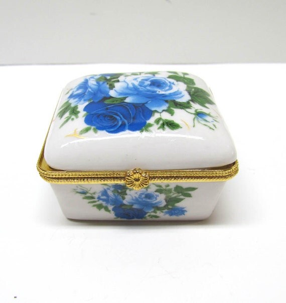 Items similar to Vintage Decorative Floral Design Trinket Box ...