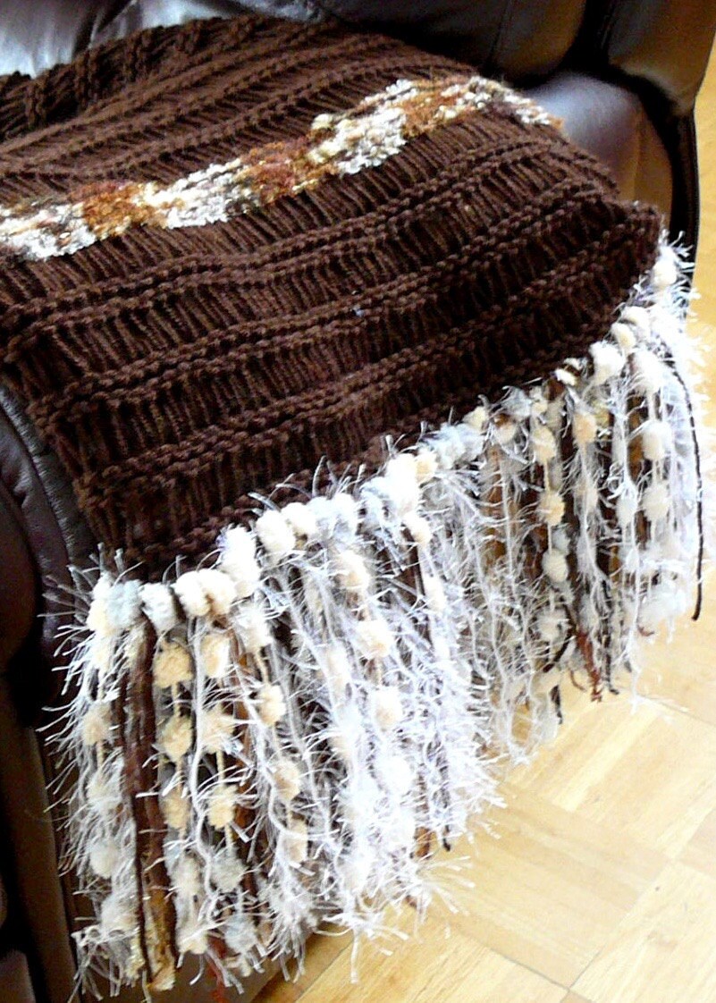 Blanket.Hand knit blanket.Throw.Hand knit Throw. Fringe Throw