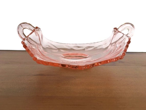 Vintage pink glass dish strawberry design handled bowl fruit plate