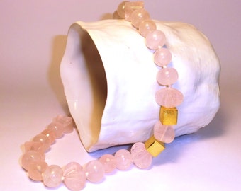 Rose Quartz bib necklace.Pink gemstone necklace.Pink stone collar.Boho chic Rose Quartz necklace.Boho collar.Italian Jewelry.Made in Italy.