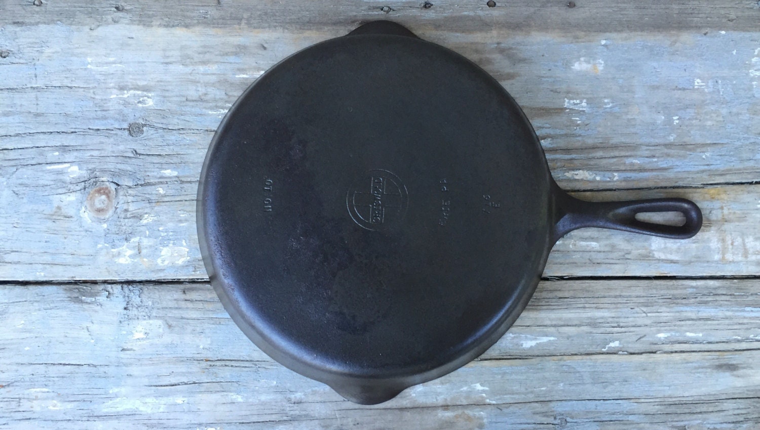 vintage griswold cast iron skillet no 10 small logo griswold vintage griswold cast iron skillet no 10 small logo griswold