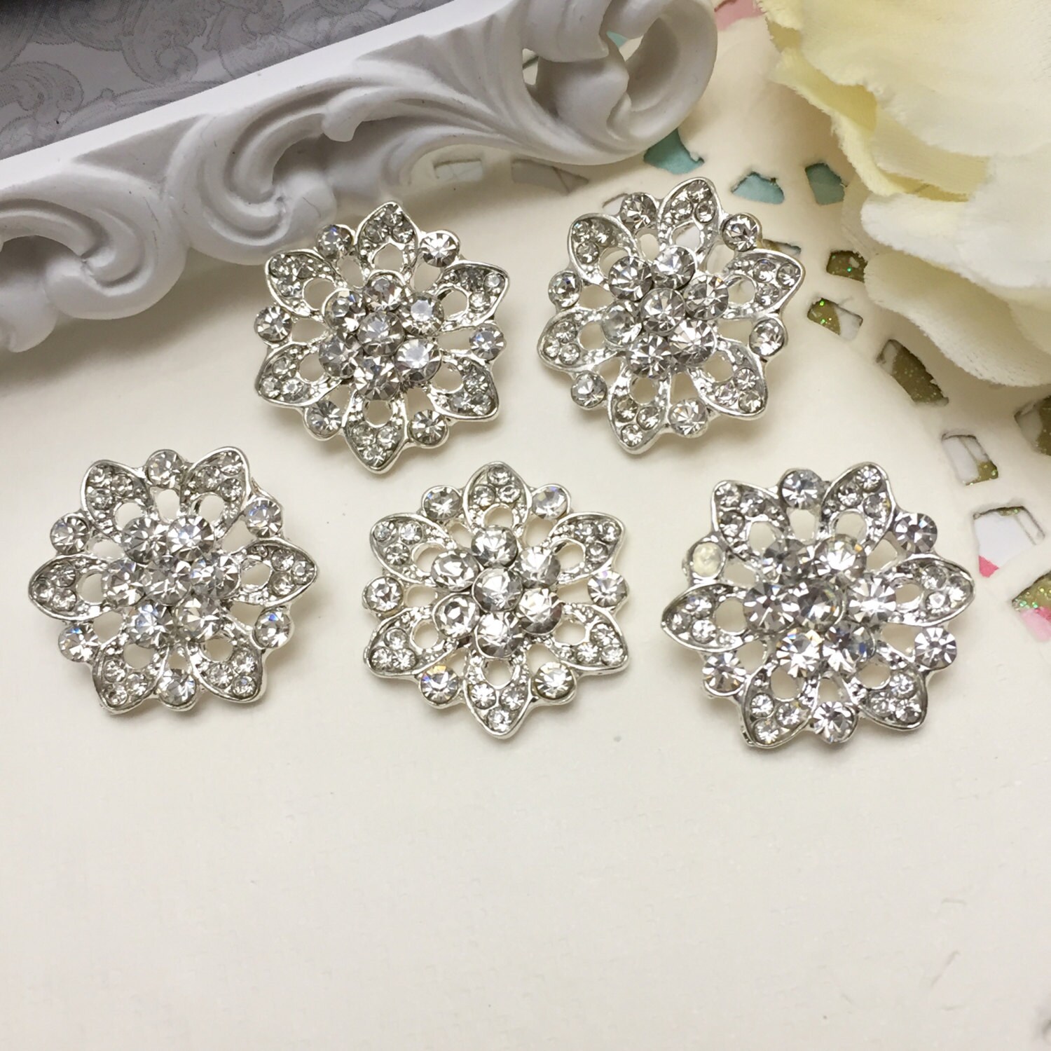 Operitacx Strass-Sonnenblumen-Knöpfe 12mm - 50 Stück Grün - Für Kleidung & Schmuckherstellung