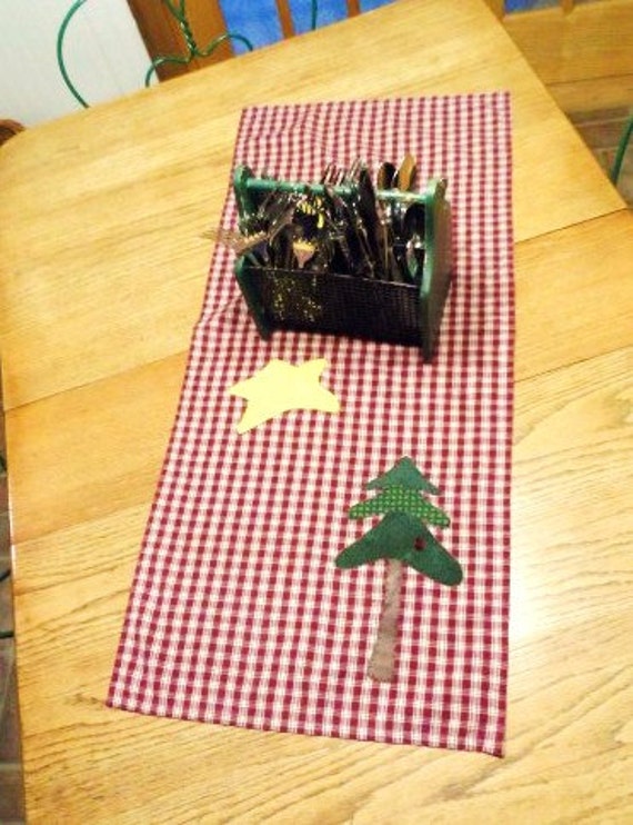 Prim Christmas Table RunnerPrimitive Holiday Table