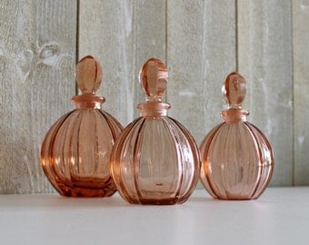 Antique perfume bottles, Pink glass perfume bottles, Pink depression glass, 1930s, Art Deco, Perfume bottles vintage, D424