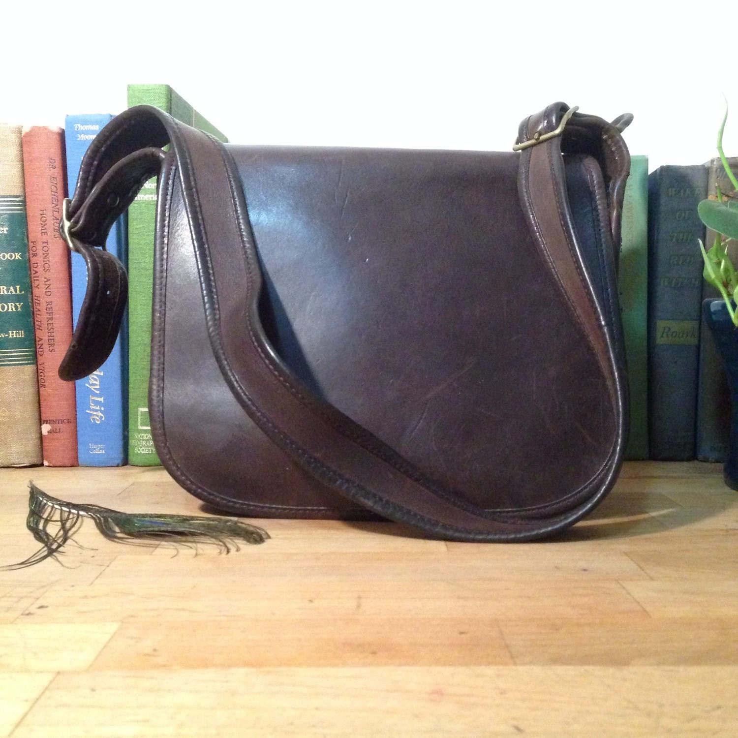 Coach Classic Shoulder Bag // Vintage / Dark Brown Leather