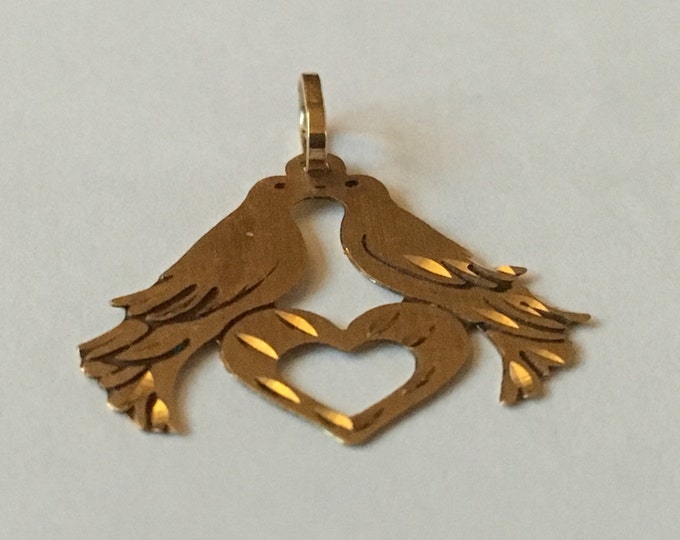 Storewide 25% Off SALE Vintage 14k Gold Kissing Love Birds Ladies Necklace Pendant Featuring Two Doves Perched Atop Etched Heart