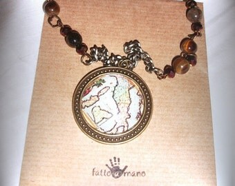 Necklace The traveler with the map of Italy