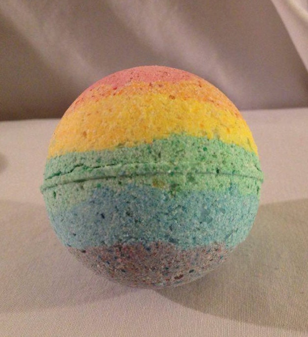 PeaceLove & Lavender rainbow bath bomb fizzy