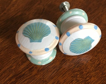 Scallop Shell Furniture/Cabinet Knob
