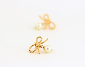 Wedding Earrings - Feminine Earrings - Sweet Jewelry - Post Earrings - Gold Bow Earrings - Pearl Bow Earrings - Bridal Earrings