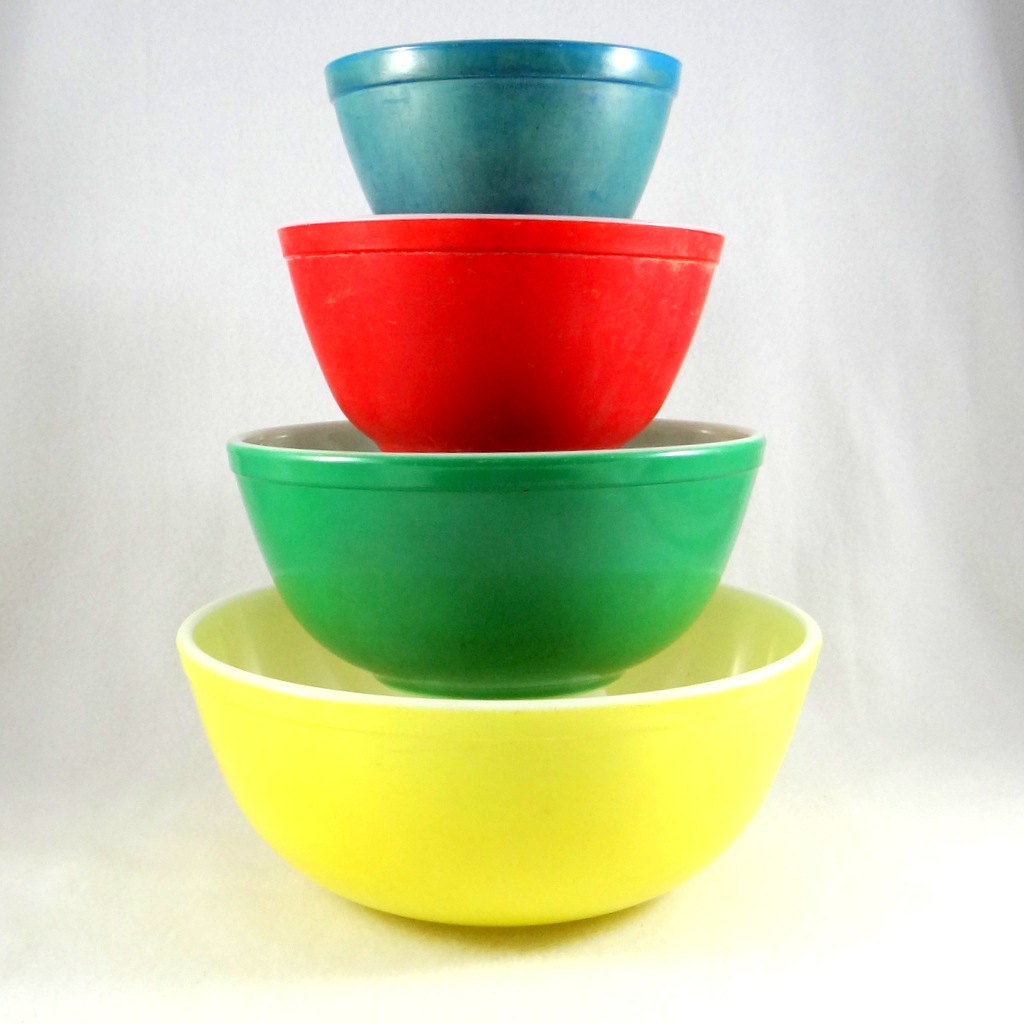 Pyrex Primary Color Mixing Bowls. Orig. 69.00