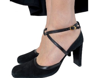1990s Charles Jourdan black Pumps Heels SHOES // black suede pumps // size us5.5