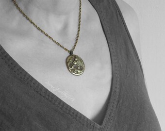 Cersei Lannister Lion Necklace Game of Thrones Season 6