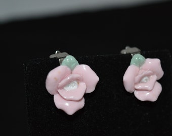 Pink flower earrings / clip earrings / bone china earrings / flower earrings / pink earrings / bone china flowers / pink / green / floral