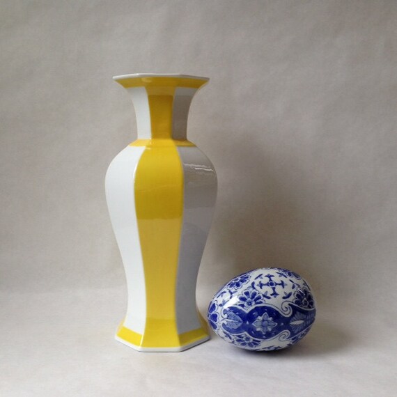 large vintage Mottahedeh striped yellow and white vase fab