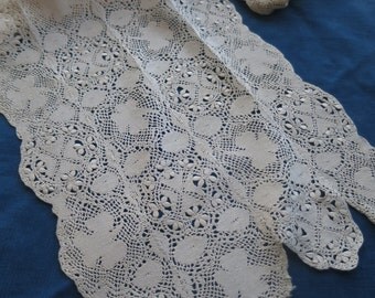 Lovely Antique Victorian Silk Handmade Maltese Lace 150 cm long