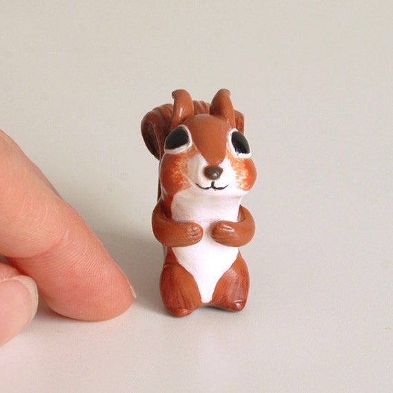 Squirrel Figurine Polymer Clay Squirrel minimio Figurine