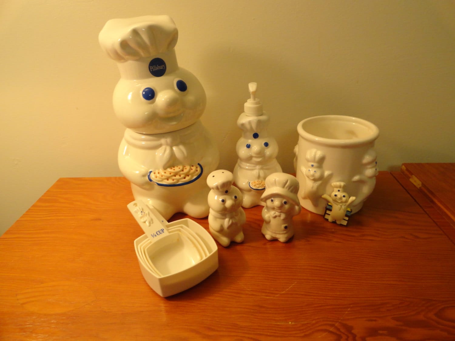 Lot Of Pillsbury Doughboy Kitchen Items