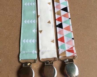 SUPER SALE Set of 3 Modern triangle pattern pacifier clips // baby passy holders // cute baby gift set