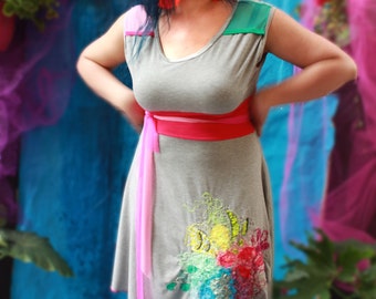 Robe grise - bambou - broderies – gris chiné et rose fushia - robe pour mariage - grey dress - colorful dress - bamboo - wedding outfit