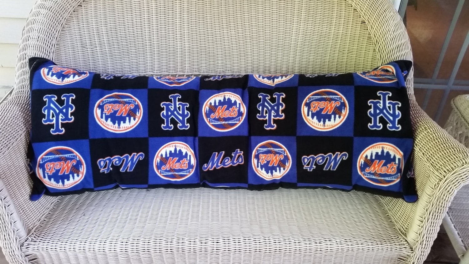 mets pillow pet