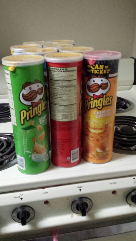10 empty Pringles cans