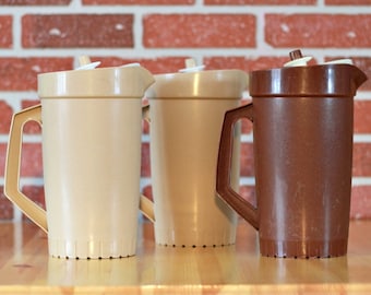 Clearance Tupperware large brown and beige pitcher, juice pitcher, lemonade pitcher, Tupperware jug, 70s decor, vintage pitcher, Christmas