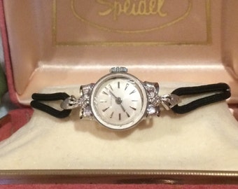 Beautiful Vintage 1950's Solid 14ct WHITE GOLD Wittnauer Watch-Lovely Round Face-Bows Set With DIAMONDS-Works Perfectly-A Stunning Piece