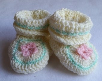 Charming pink flower baby booties