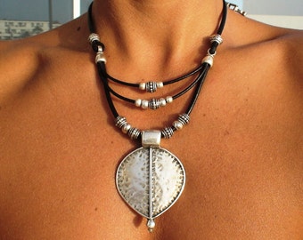 Ethnic jewelry, ethnic jewelry, african jewelry, jewelry sets, beaded jewelry, Pendant necklaces, necklaces for women, fashion jewelry