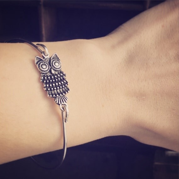 Items similar to Owl Bangle Bracelet / Antique Silver Simple Gift for Nature Lovers Layering