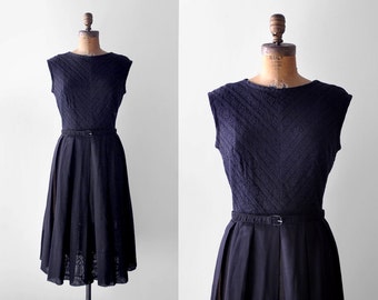 50's lace dress. black. 1950's dress. cotton. sleeveless. pleated skirt. 50 large dress. l.