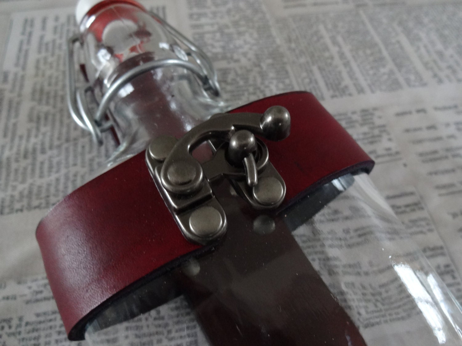 8oz Glass Swing Top Flask and Leather Holster / Holder for