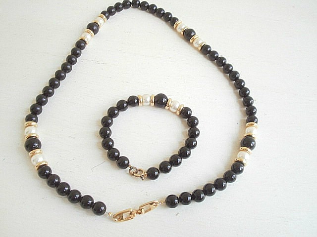 Vintage Napier Necklace with Matching Bracelet Black & White