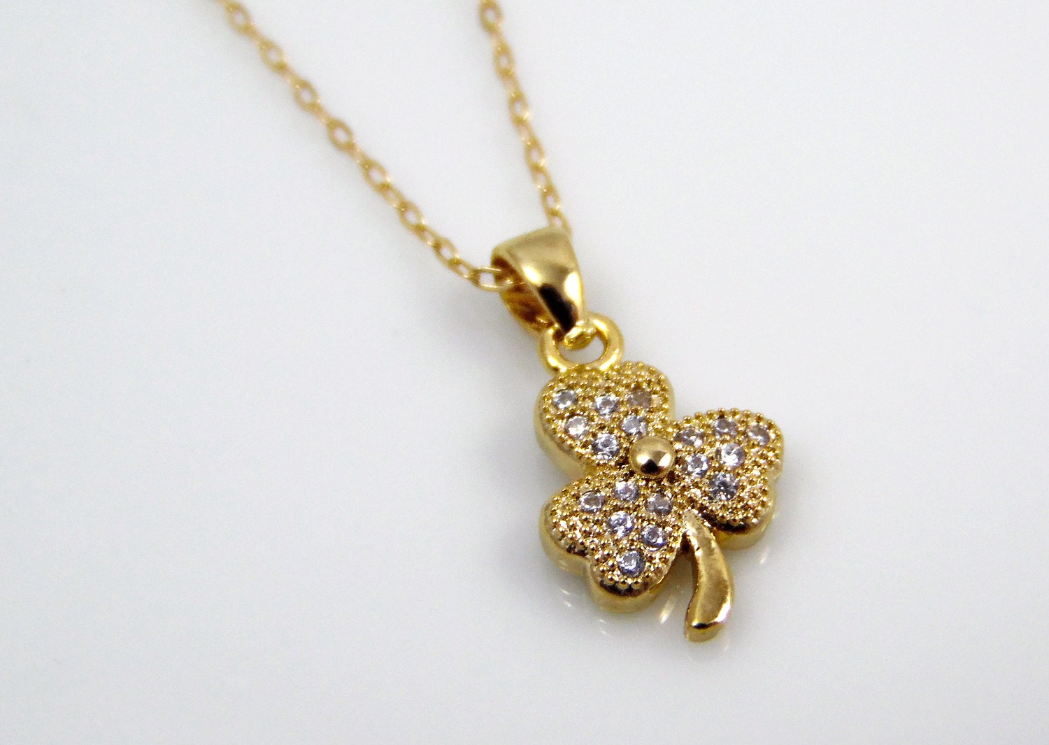 Gold clover pendant Clearance