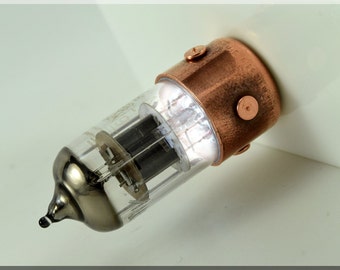 Pentode 8/16/32/64/128GB WHITE radio Vacuum tube USB flash drive with stand. Steampunk/Industrial Art !!! Stand and shipping for FREE !!!