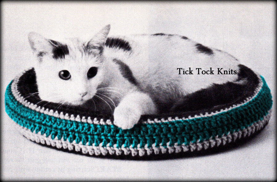 No.518 Crochet Cat Bed Pattern PDF Vintage Pet Bed Round