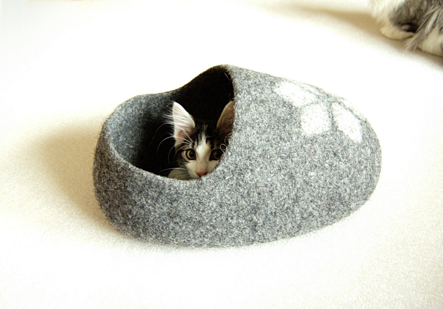 Felt cat cave tutorial cat bed pattern downloadable PDF