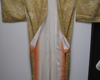 ON SALE: 10%off,Vintage Kimono,Silk,Gold,flower pattern,No.7