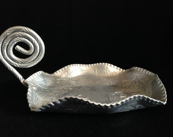 Vintage 1950's Farber & Shelvin Hand Wrought Aluminum Dish #1703 (LDT1)