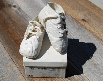 Mrs. Day's Ideal Baby Shoes, white, vintage shoes