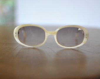 Vintage GENNY SUNGLASSES , women's designer sunglasses....