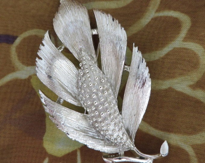 Vintage Lisner Leaf Brooch, Silver Tone Signed Designer Pin, Christmas Gift