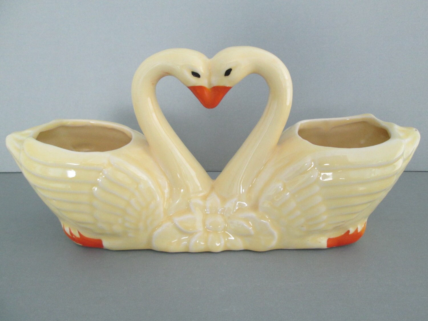 Brush McCoy Yellow Twin Swan Planter Model 610 USA Pottery